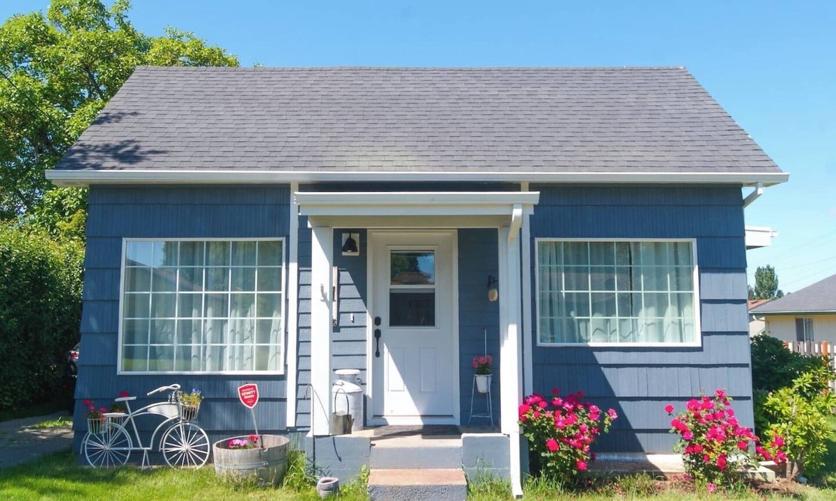 Carlton Cottage | A Cozy Carlton Getaway