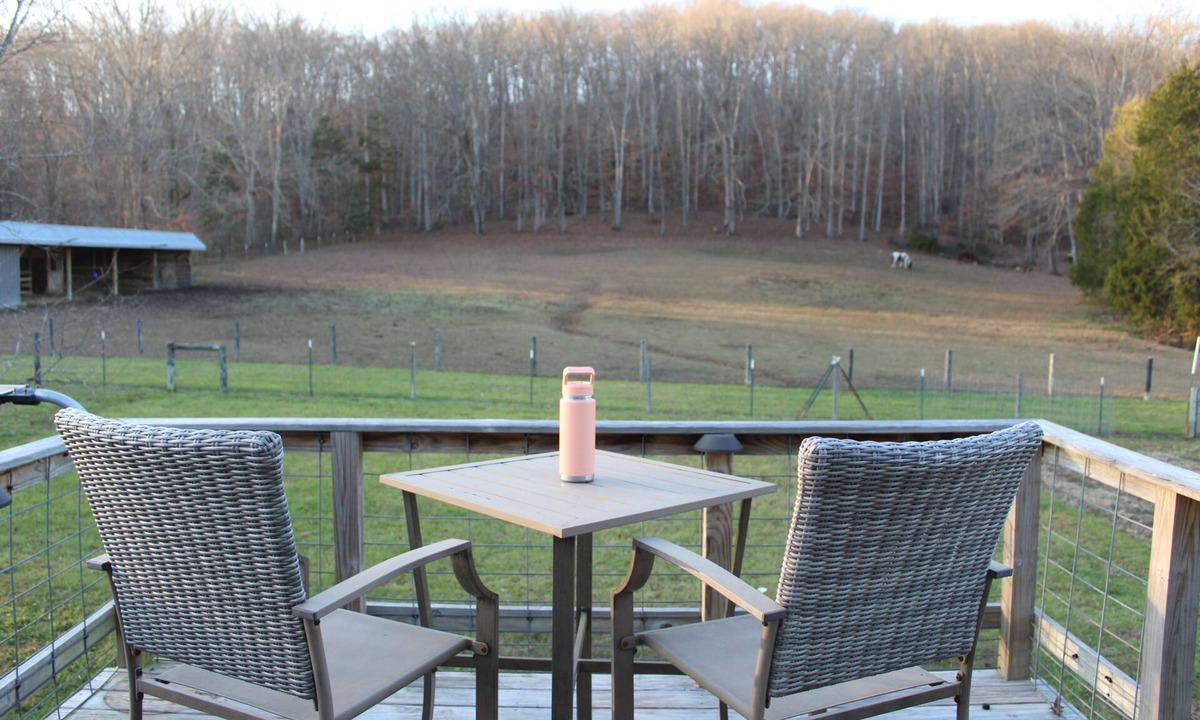 Mount Vernon Cottage | A cozy cottage on a small hobby farm a reasonable distance from US I-75