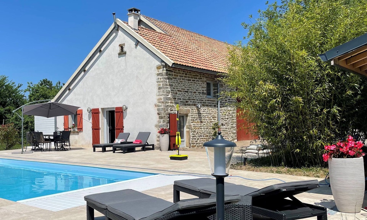 Longecourt-les-Culetre Cottage | A delightful cottage with shared pool and sun terrace.