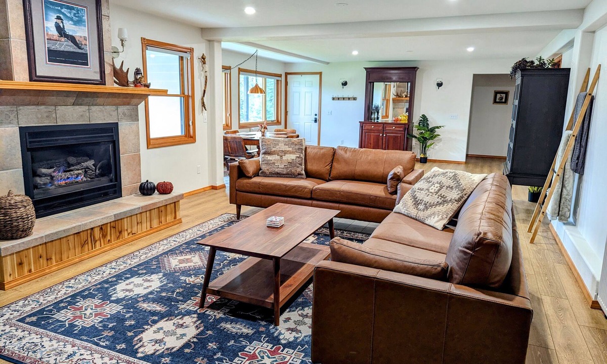 Alberton Apartment | A delightful view from a river farm