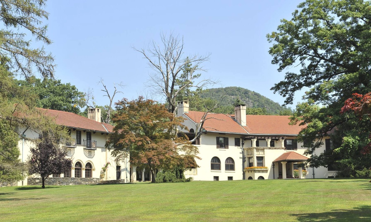 Highland Mills House | A Destination for All Seasons