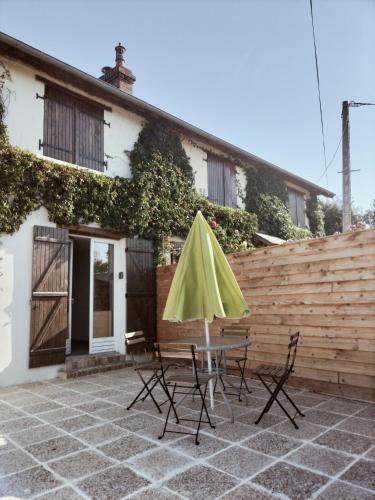 Periers-en-Auge House | A deux pas de Cabourg ,avec une belle vue sur la campagne normande.A grangues