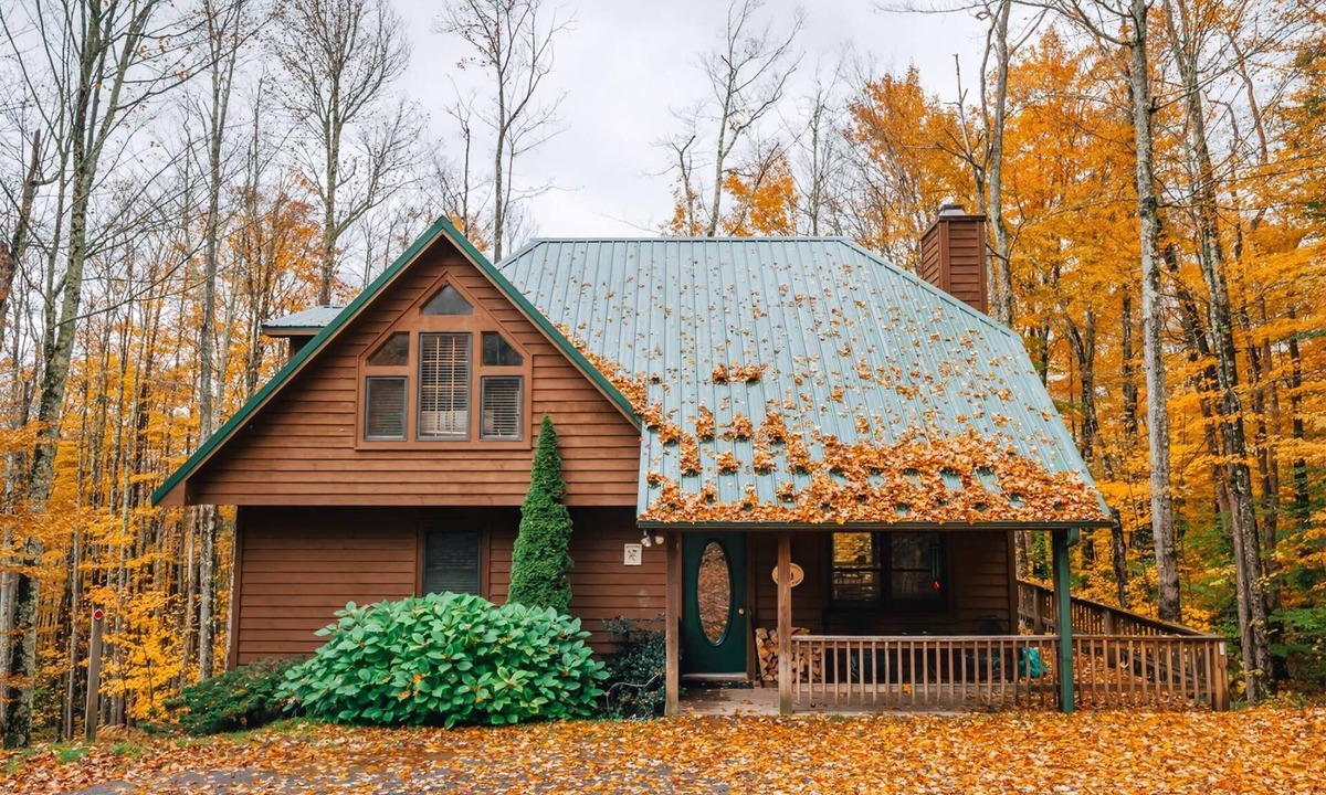 Davis House | A Family Place - 16 Steep Slope Run A Family Place - Spacious Home, Outdoor Hot Tub, Pet Friendly