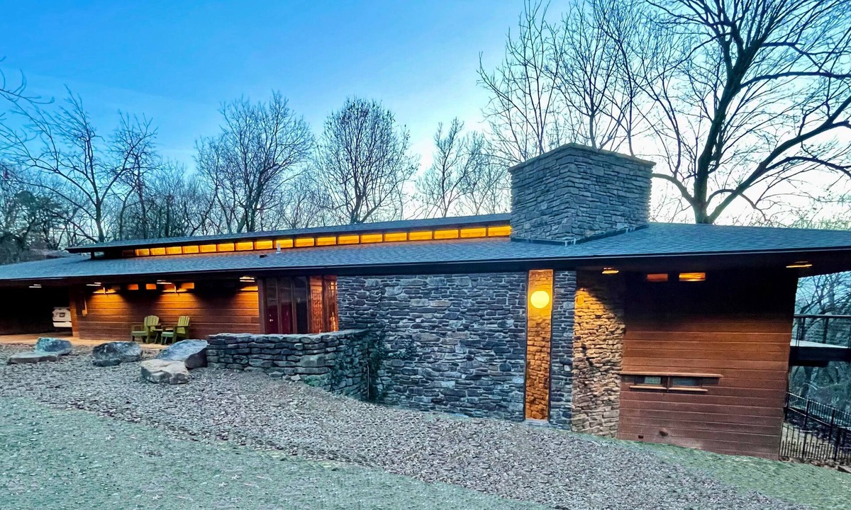 Fayetteville House | A Fay Jones Experience - Steps to U of A Campus