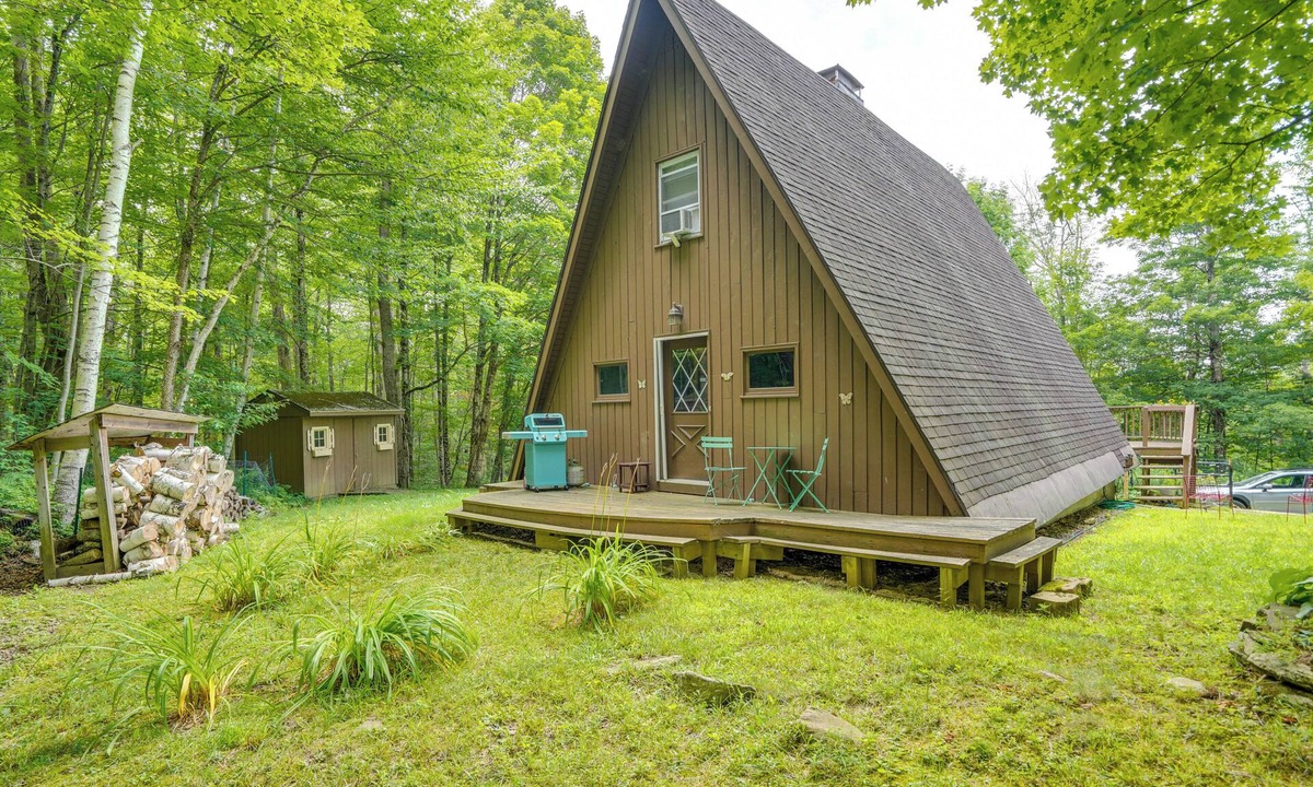 Becket Cabin | A-Frame Cabin w/Furnished Deck in Becket!