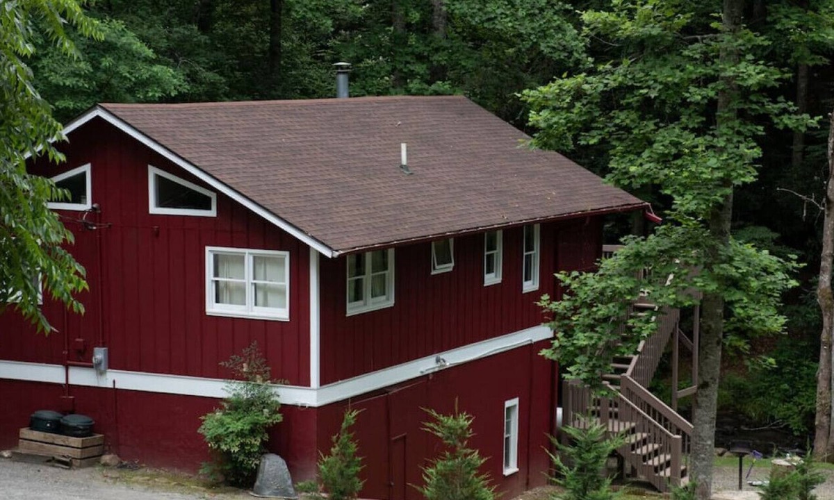 Bryson City Ski Chalet | A-Frame Chalet on the Creek