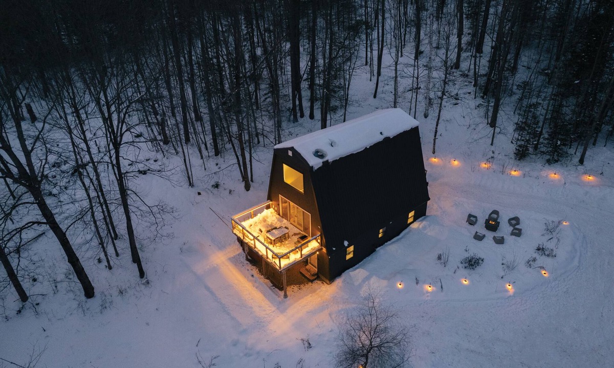 Lisbon House | A-Frame, Hot Tub, Cannon/Loon, Snowmobile Trail, Firepit, EV, Pets, Hiking