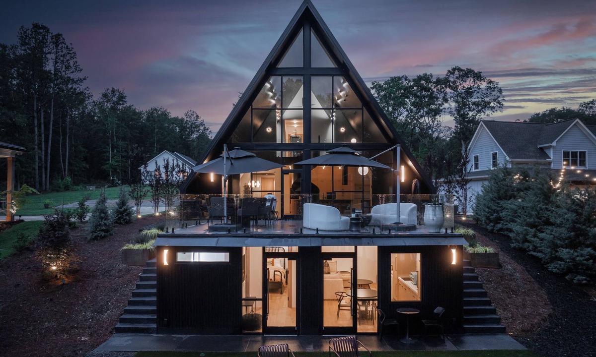 Reed Creek House | A-Frame Lakehouse Sleeps 14 Near Clemson