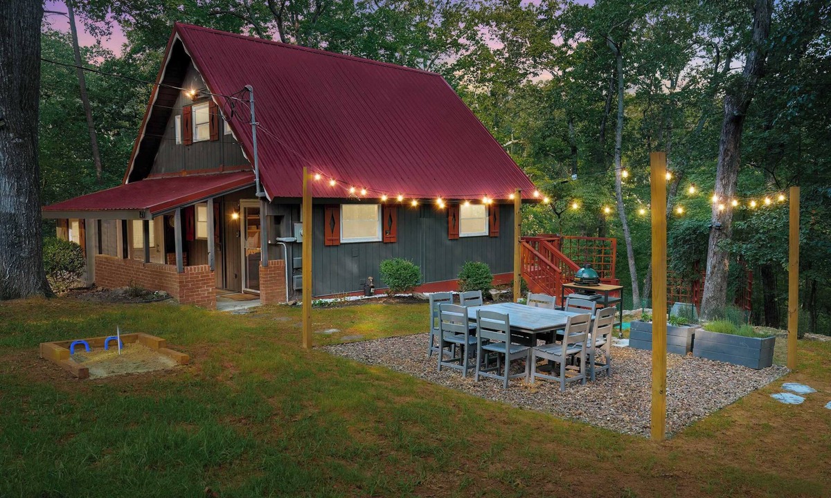 Millville House | A Frame~ Shenandoah Escape~ Fire Pit~ Hot tub~ BBQ