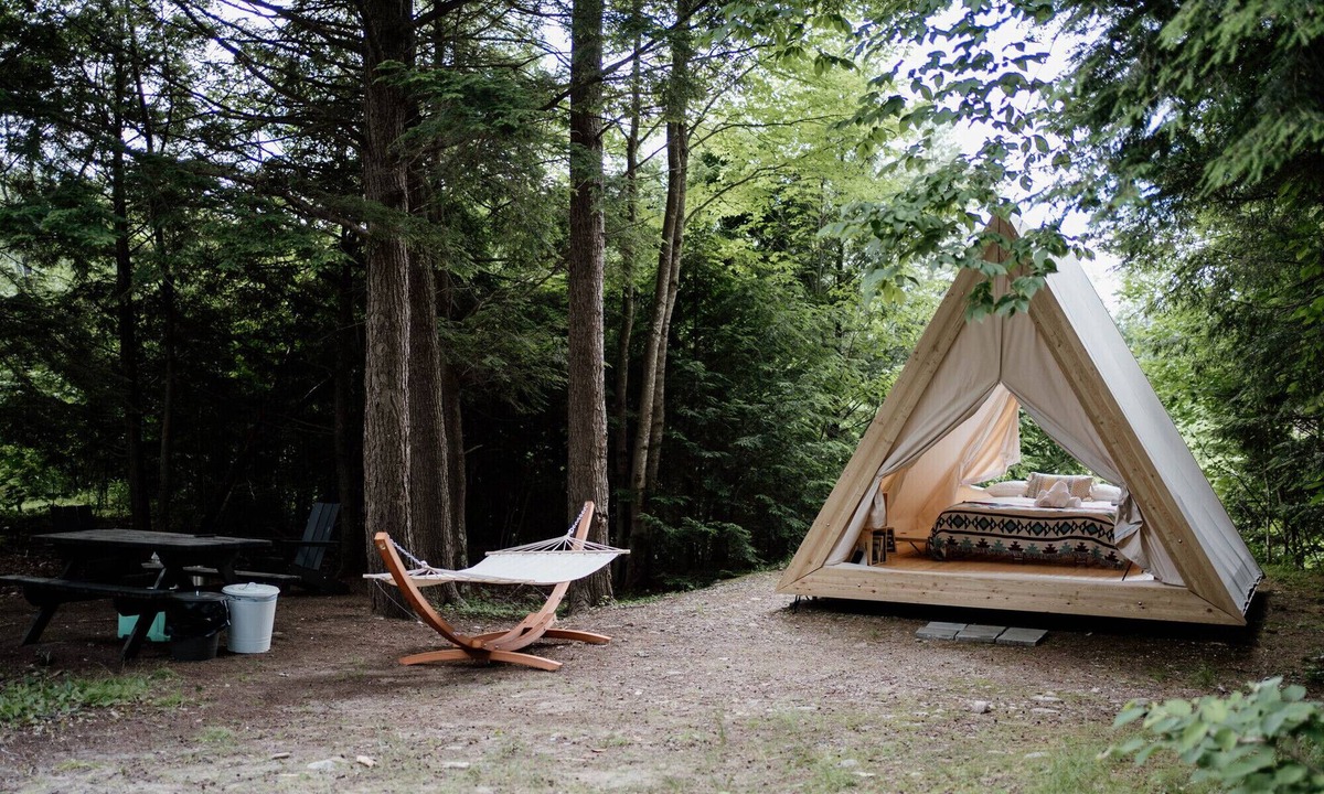 Thornton RV Rental | A-Frame Site 2 | Queen Bed | Pond View