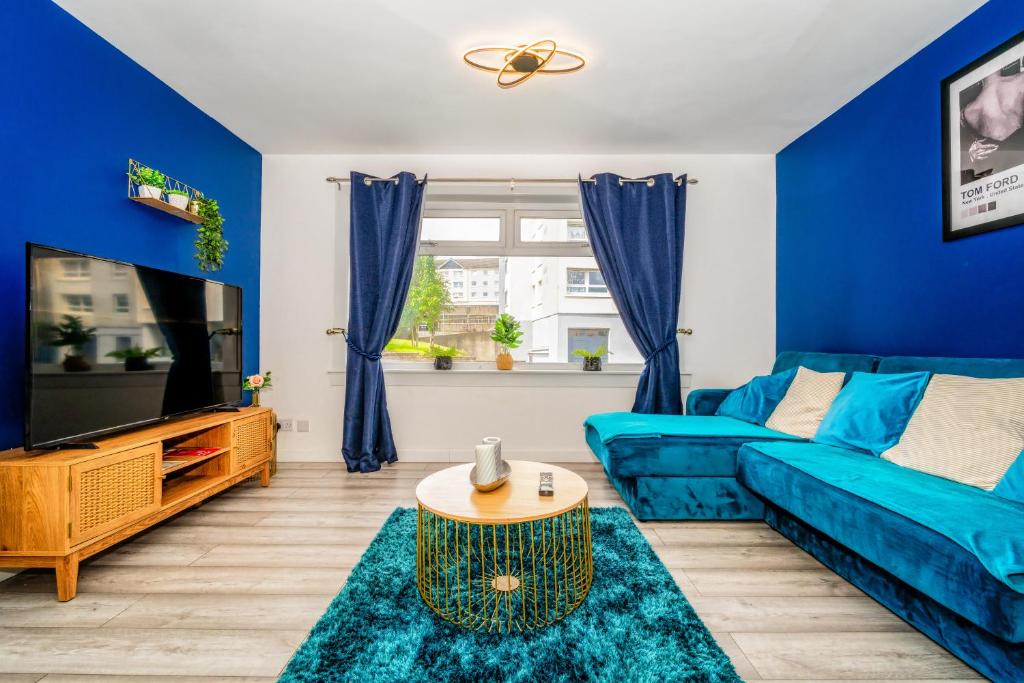 Greenock Apartment | A Gem in Greenock - Sleeps 8