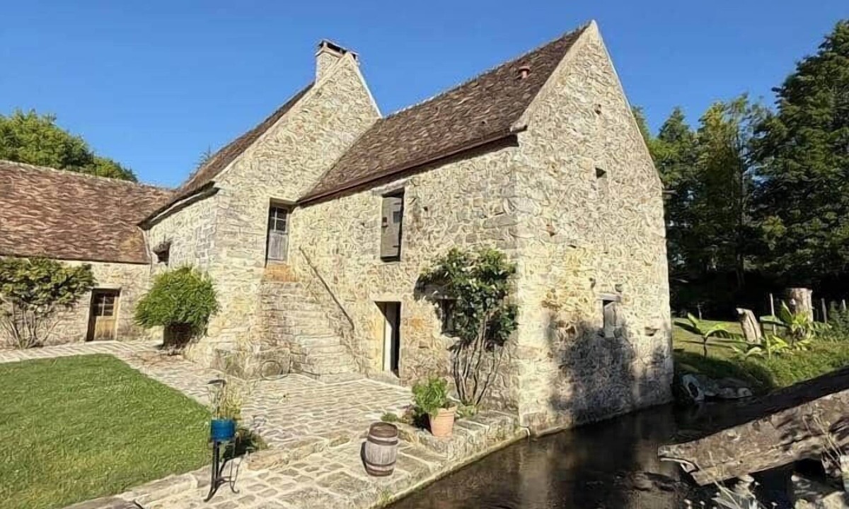 Cely House | A getaway at the Moulin