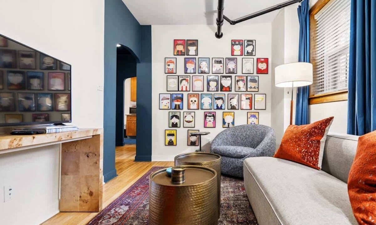 Uptown Apartment | A Hand-some Place Near Wrigley