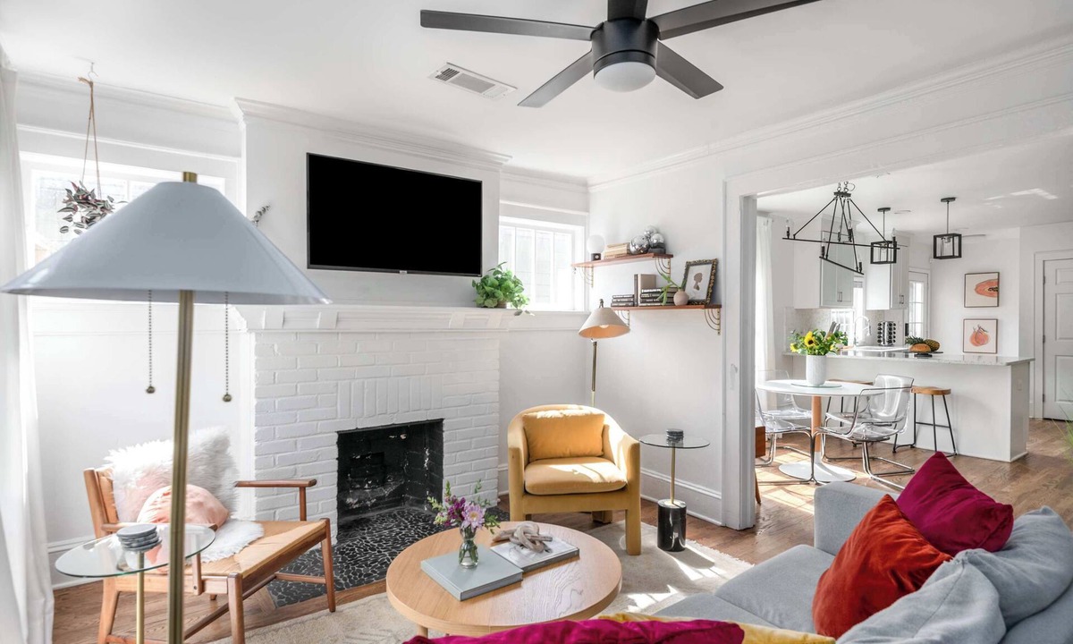 Reynoldstown Apartment | A Hard Day's Night