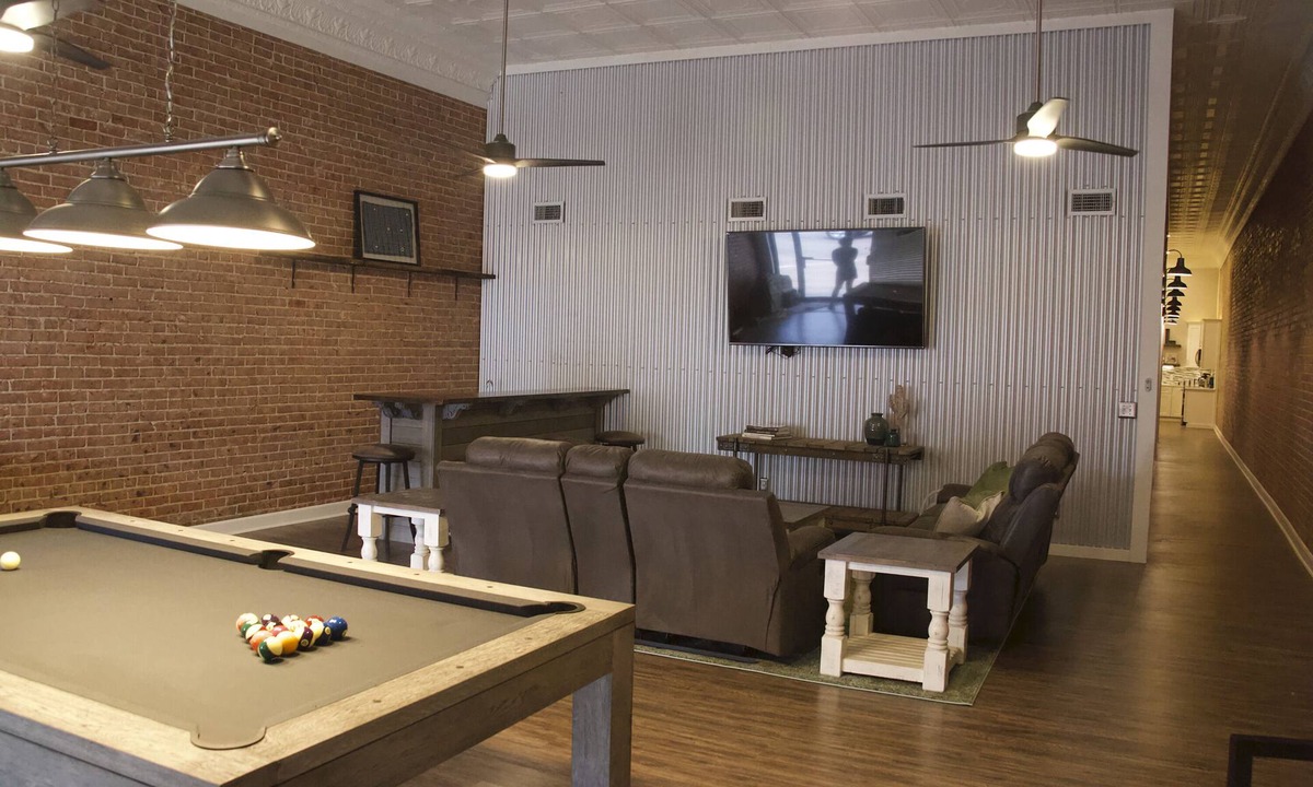 Matador Cabin | A Hip, Cool Urban Oasis in Rural West Texas - Rm 1 (4 rms avail. for rent)