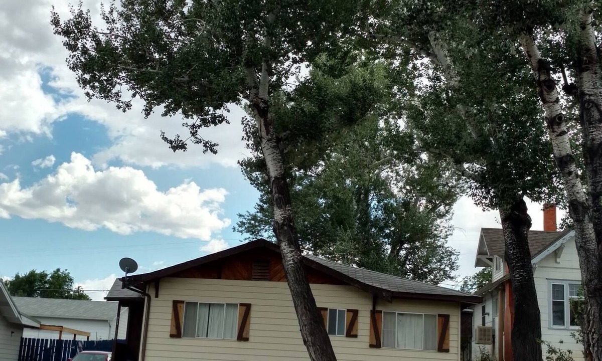 Thermopolis House | A home away from home.