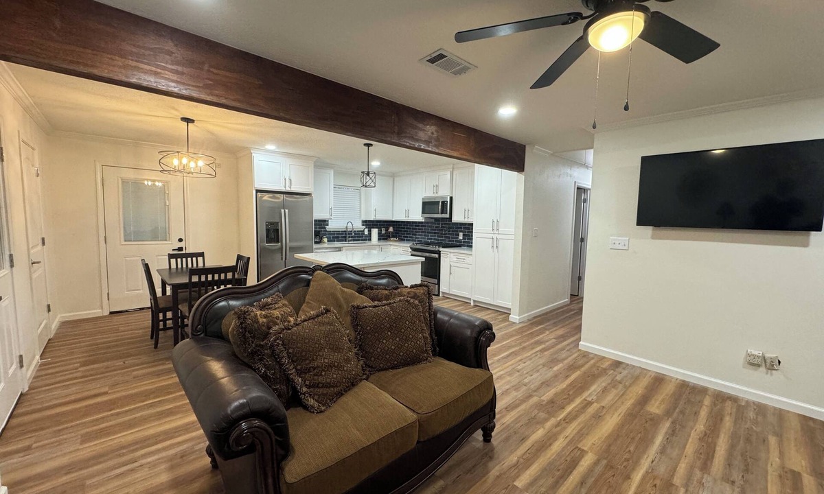 Alexandria House | A Home Away From Home - Rest, Relax, & Enjoy