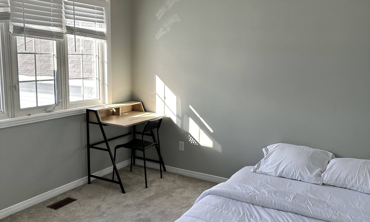 Oshawa House | A home away from home