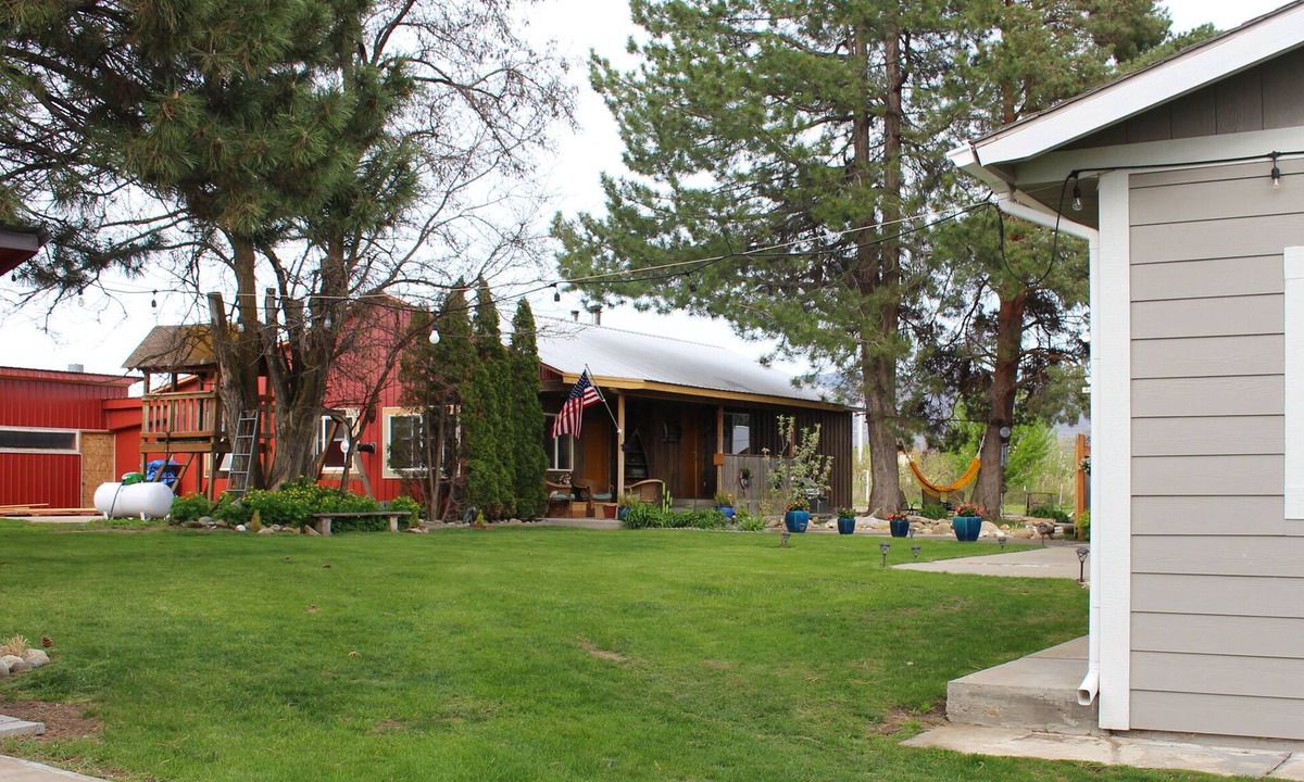 Omak House | A Home With Room to Roam