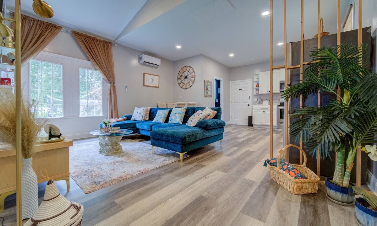 Bristol House | A Homey Haven Away from Home