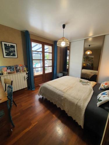 Lacrouzette Bed & Breakfast | A l'Ecole Buissonnière, chambre d'hôtes en Sidobre
