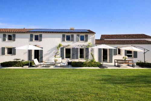 Longeves House | A l'ombre du figuier