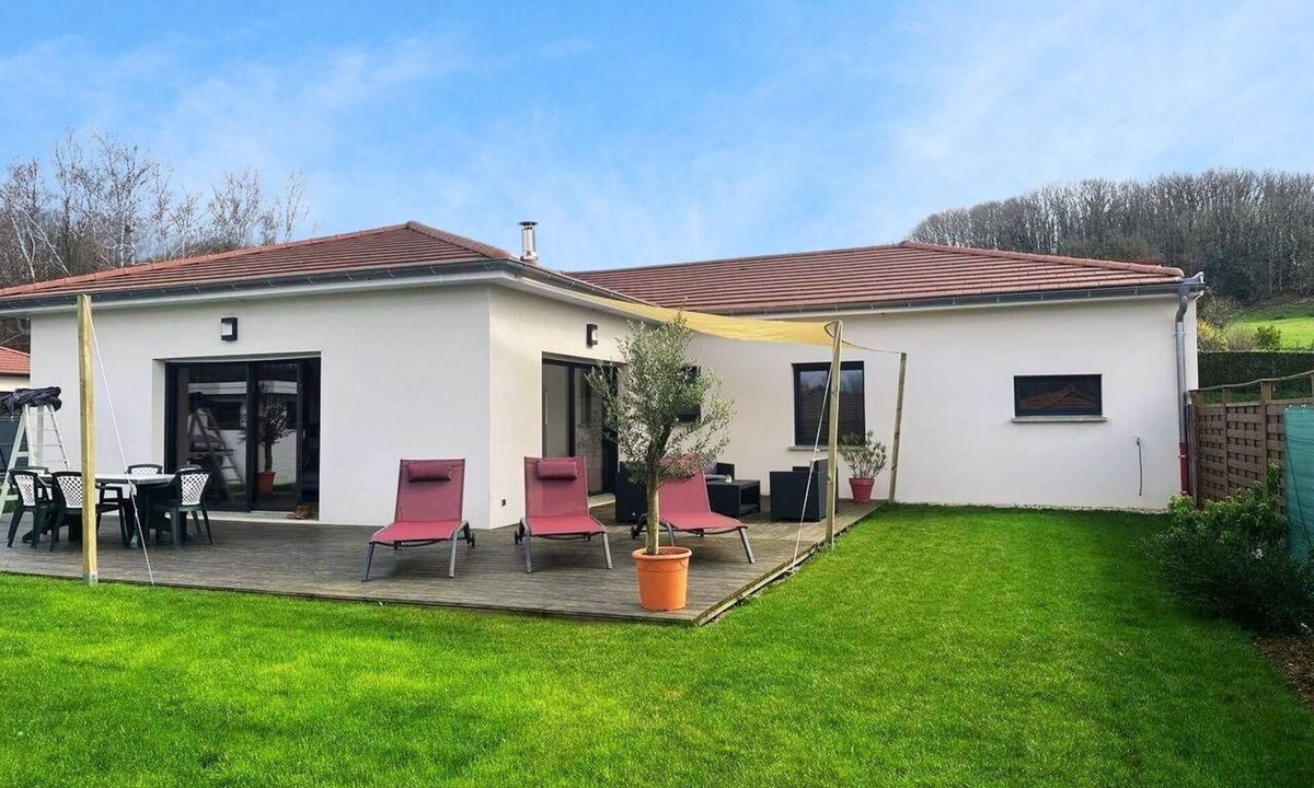 Jujurieux House | A l'Orée des Vignes - JUJURIEUX