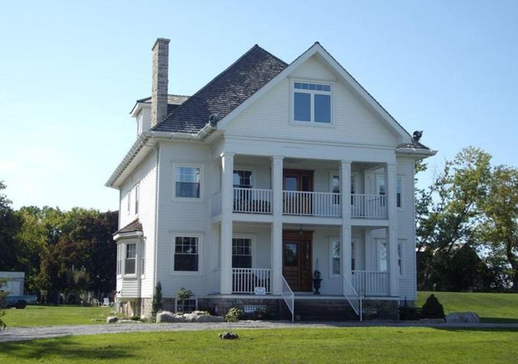 Virgil Bed & Breakfast | A La Gallarie