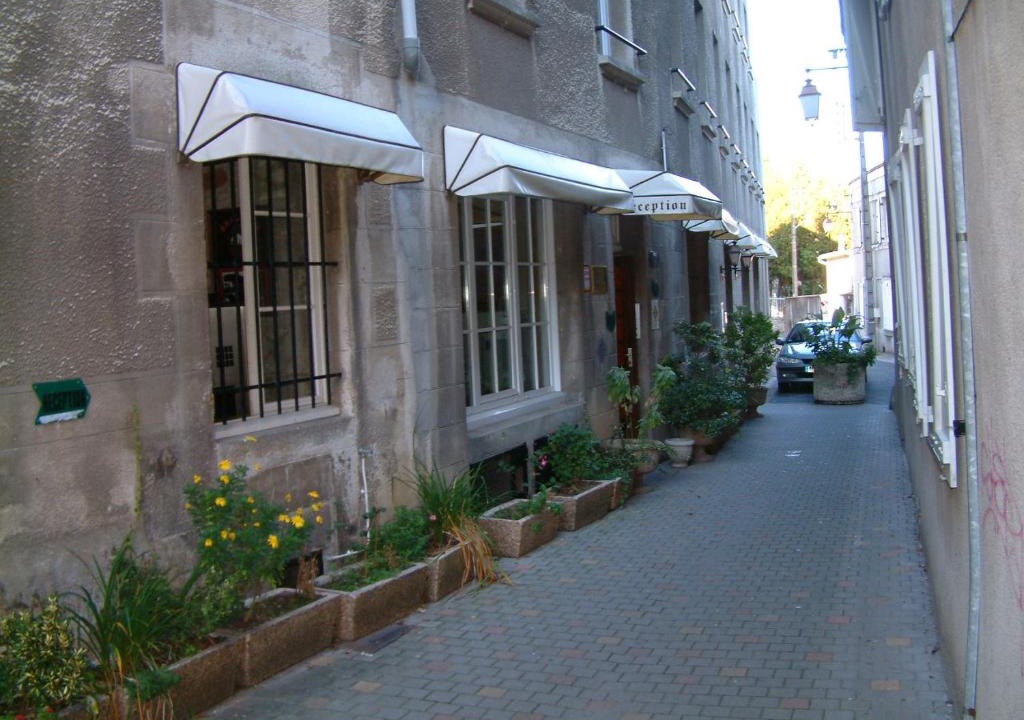 La Souterraine Hotel | A La Porte Saint Jean