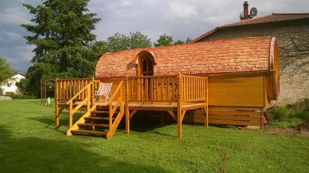 Pouilly-sous-Charlieu Ski Chalet | A la RONZIERE - Le Tonneau