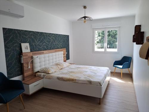 Saint-Medard-de-Guizieres House | A la source