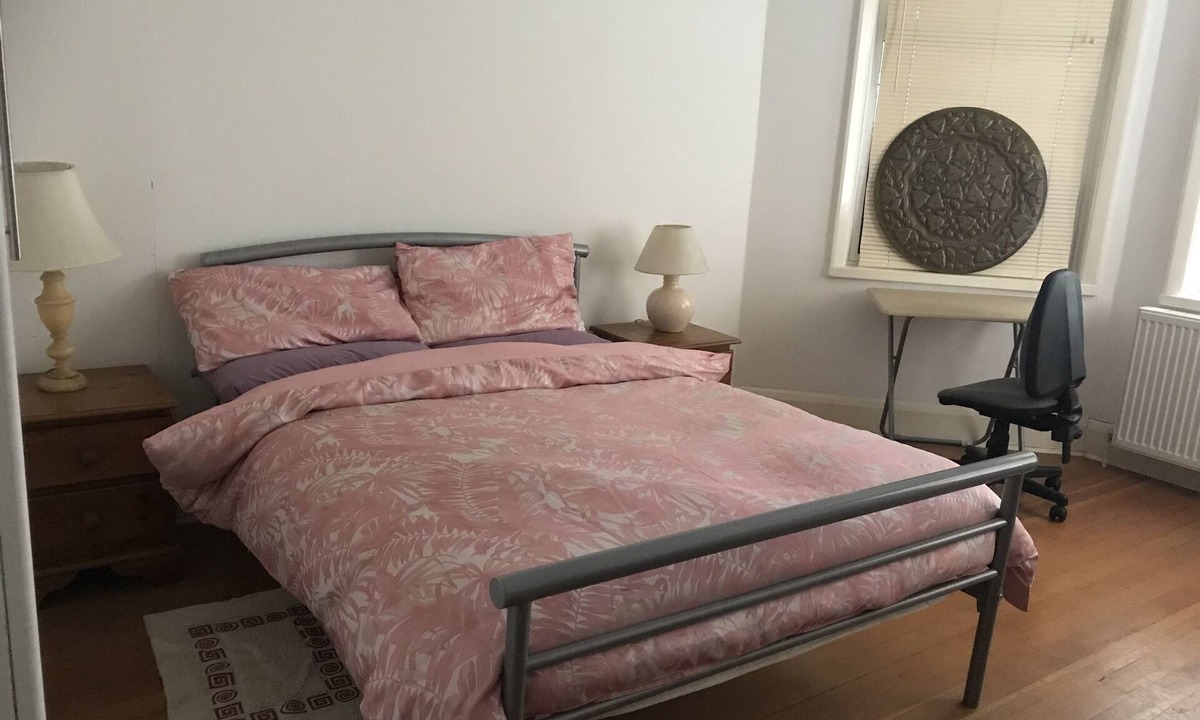 Downham House | A Large comfy Room in Bromley