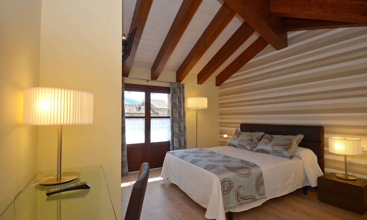 Ainsa-Sobrarbe Apartment | A little gem in old square of Ainsa-Palacete A