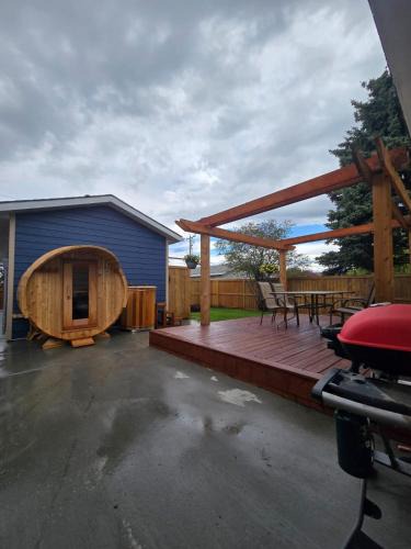Southeast Calgary Villa | A Little R and R Private Sauna Cold and Hot Plunge