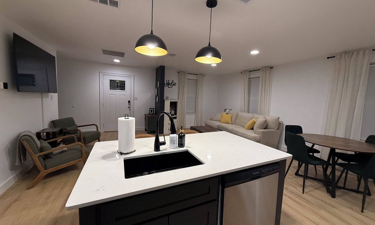 Sayles Blvd. Area House | A Little Retro, A Lot Cozy—Your Abilene Retreat.