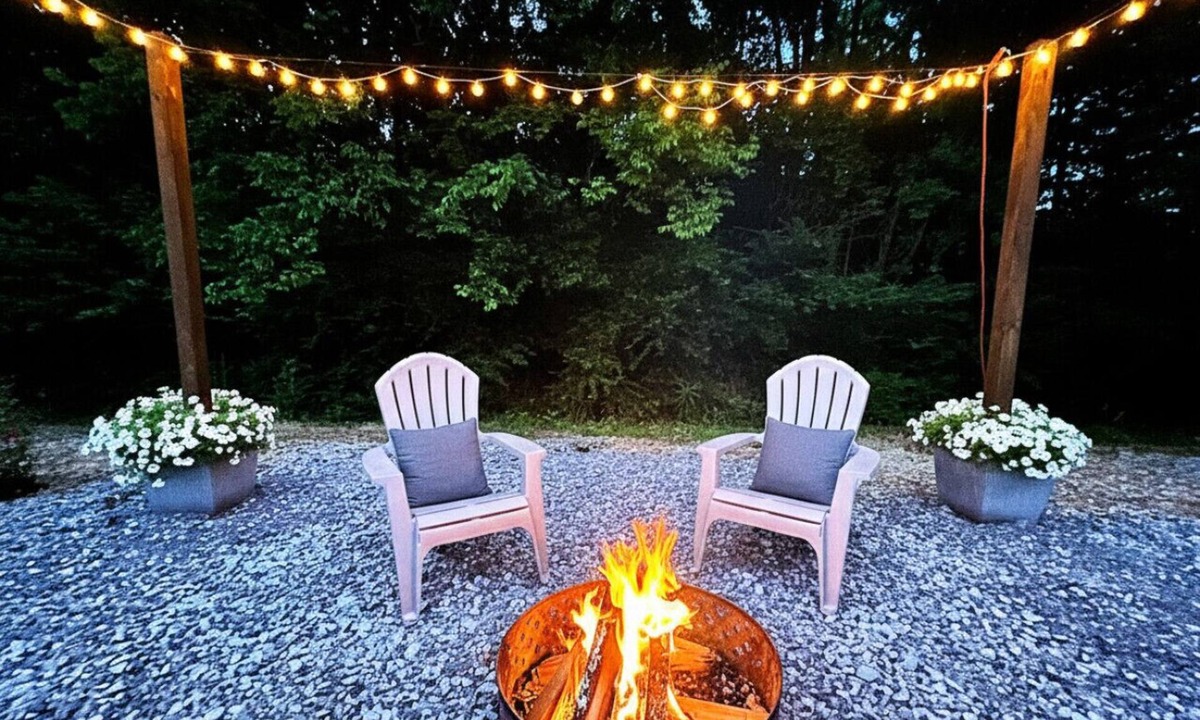 Guntersville Cottage | A Little Wanderlust | Cozy Tiny Home for Explorers | King Bed Pet-Friendly Fire Pit