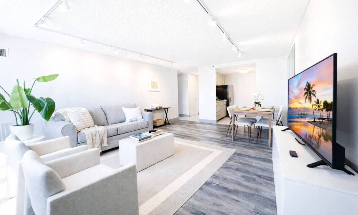 Downtown Hartford Apartment | A+ Location Condo | Modern + Bright| Bushnell Park