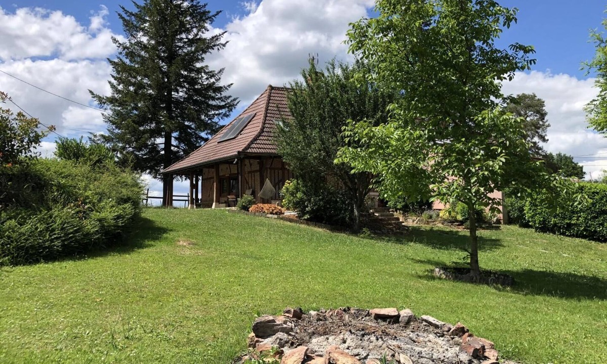 Torpes House | A Lombre des Acacias