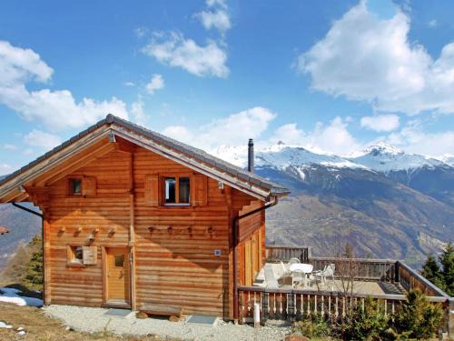 Vex Ski Chalet | A luxurious 6 person chalet with superb view