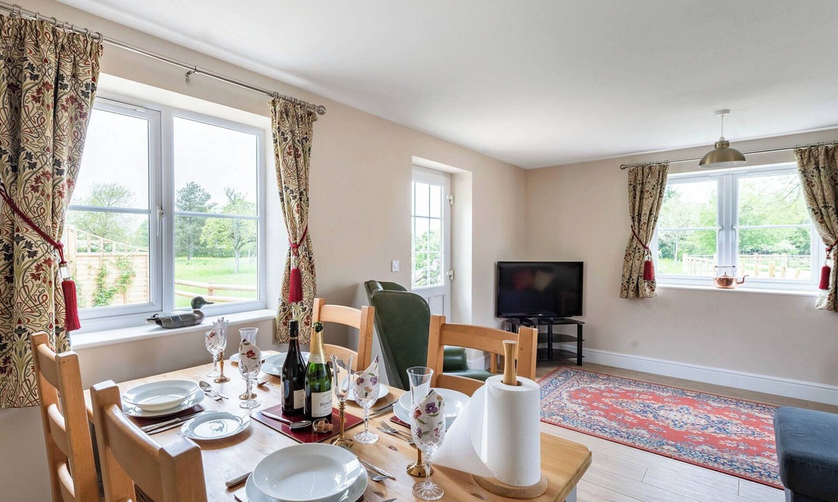 Lower Wick Cottage | A luxuriously appointed two bedroom ground floor barn.