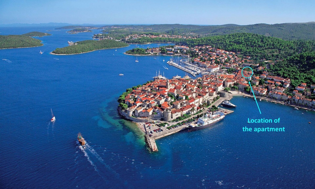 Cove Tri Zala (Zrnovo) Apartment | A - luxury apt in center, just 5min from beach