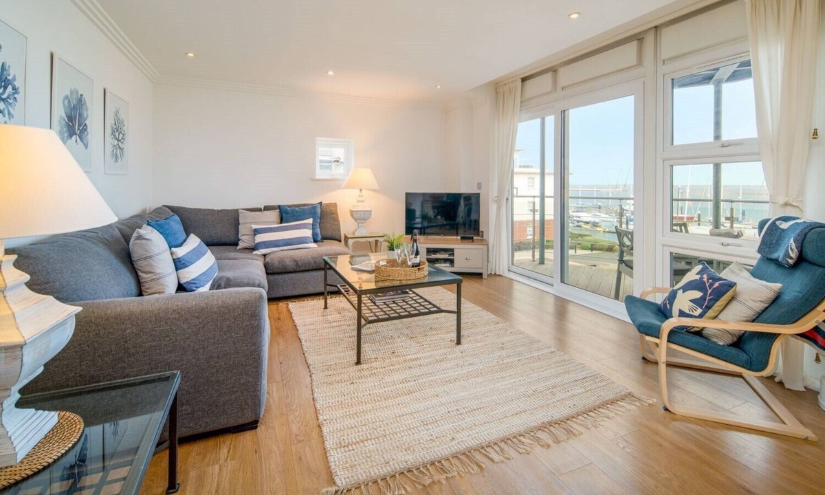 Cowes Apartment | A Luxury Waterside Marinus Apartment
