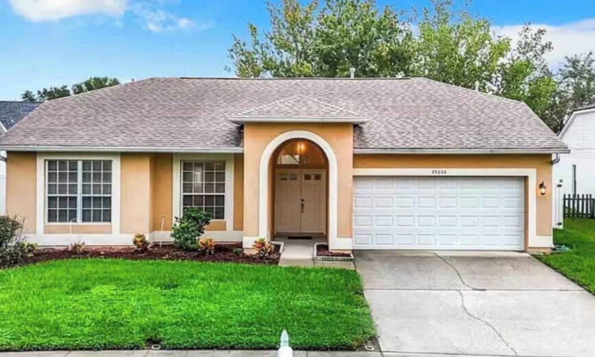 Oak Grove House | A modern cozy home decorated with love