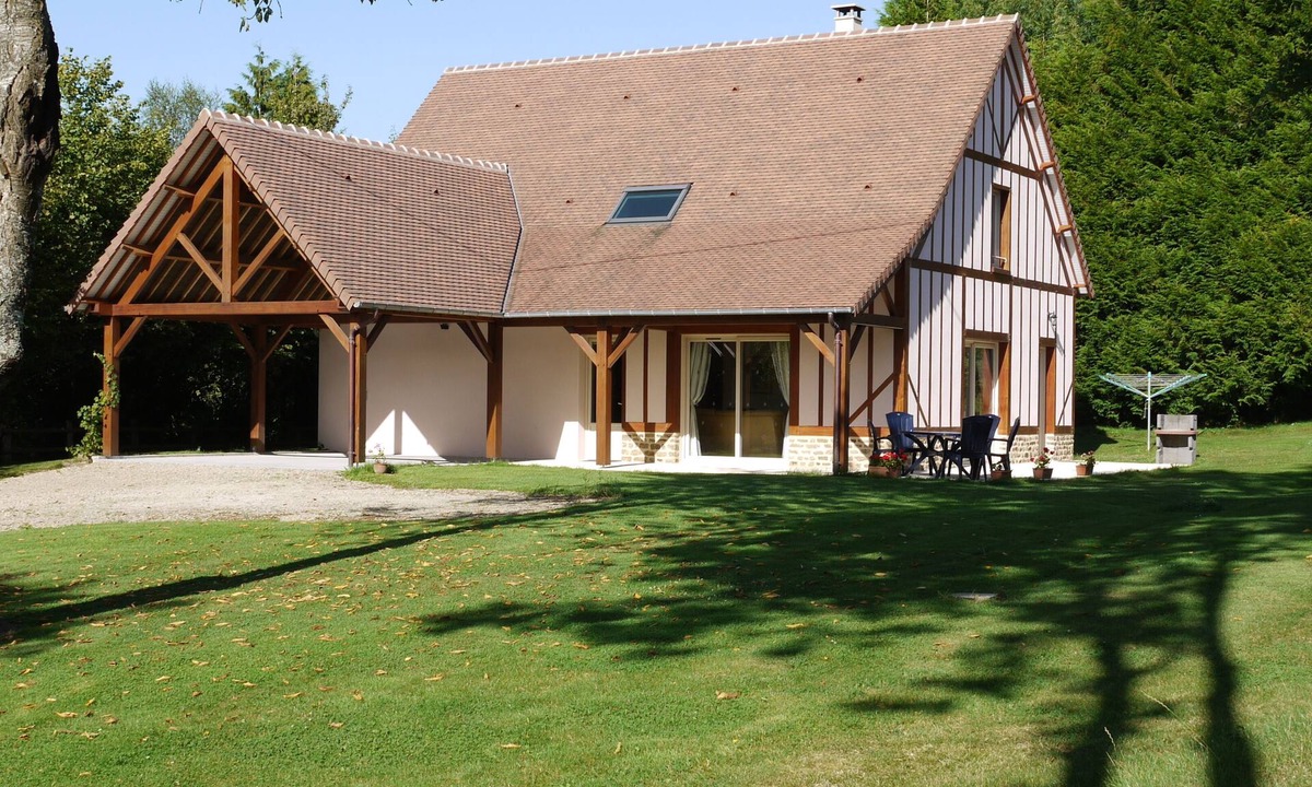 Ceauce House | A modern property, purpose-built for disabled access. Sleeps 6 in 3 bedrooms.