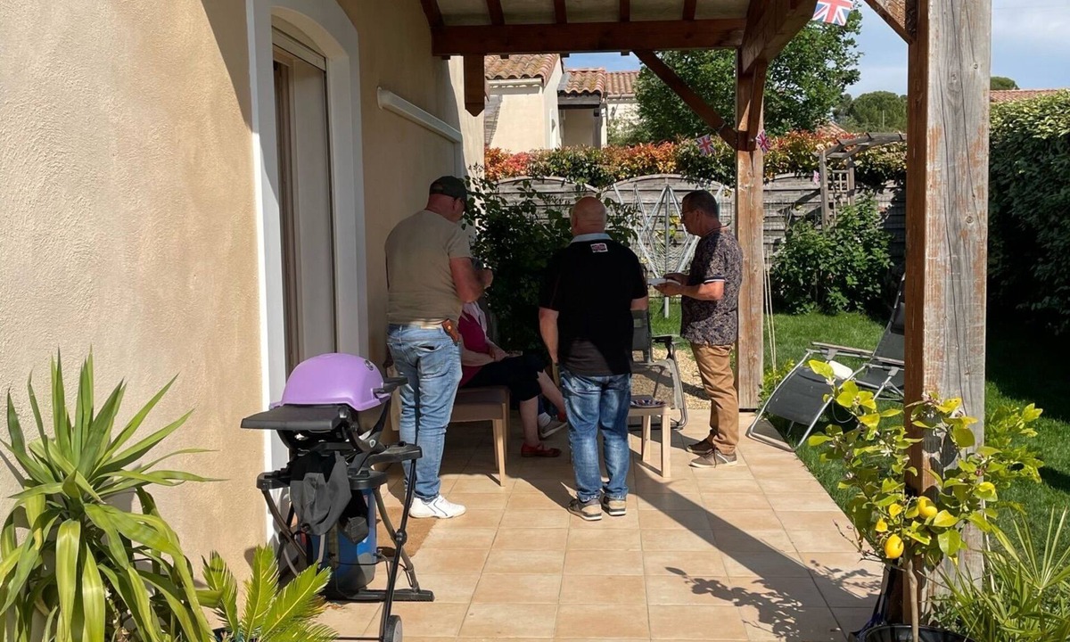 Leuc Bed & Breakfast | A modern haven of peace in a garden near Carcassonne