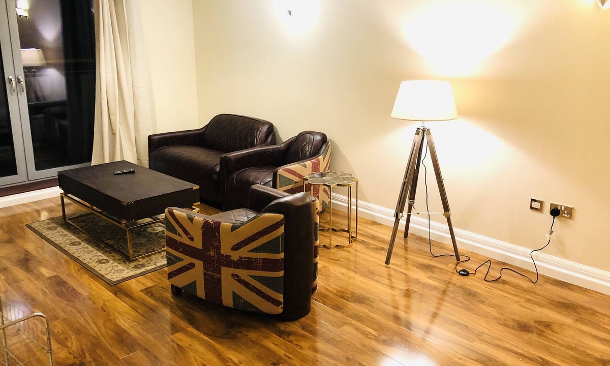 Greenwich Apartment | A Modern Riverside Apartment