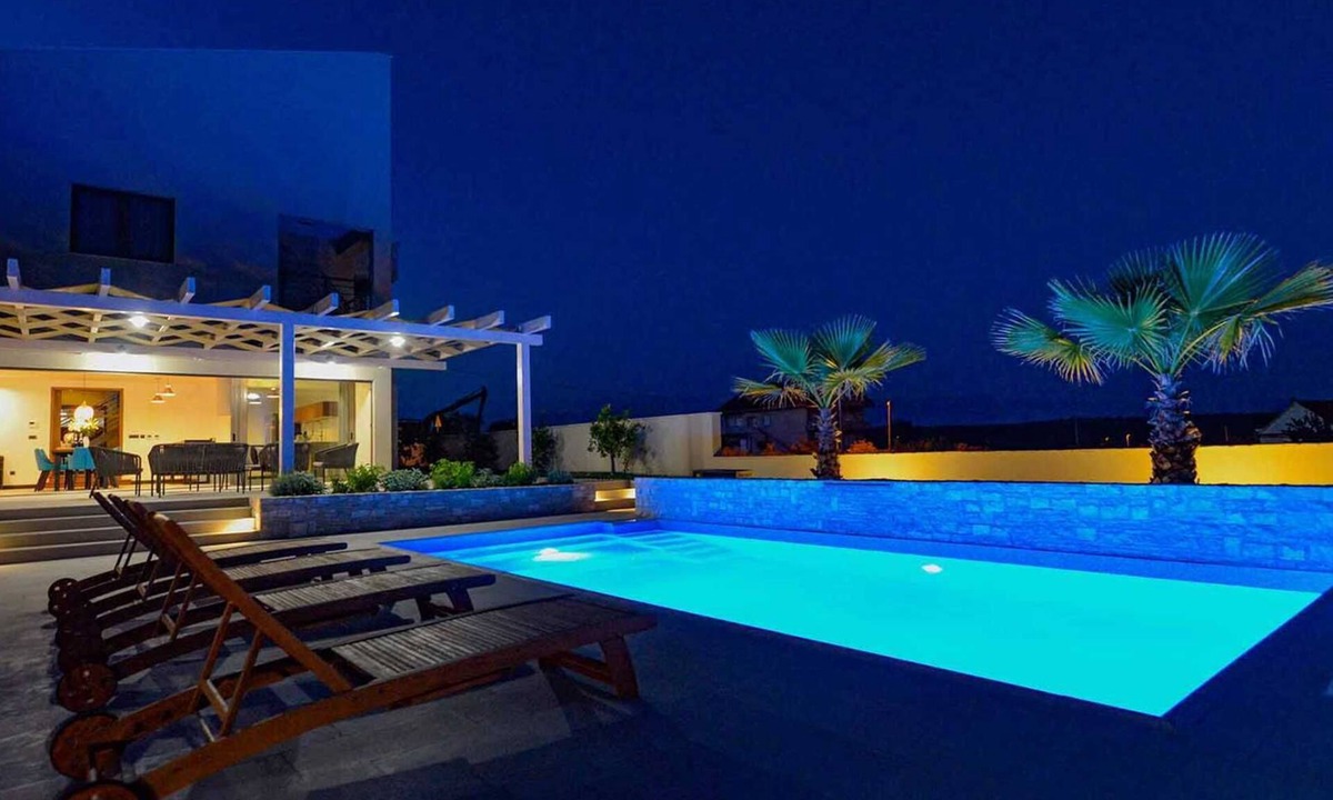 Poljica Villa | A modern villa in Nin area with sauna and a gym