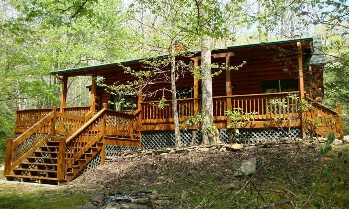 Andrews Cabin | A Mountain Paradise on Collett Creek in Andrews, NC