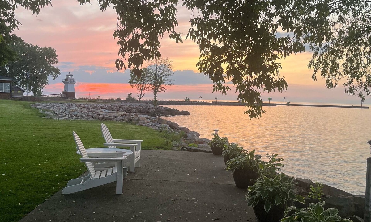 Kent House | A park-like oasis