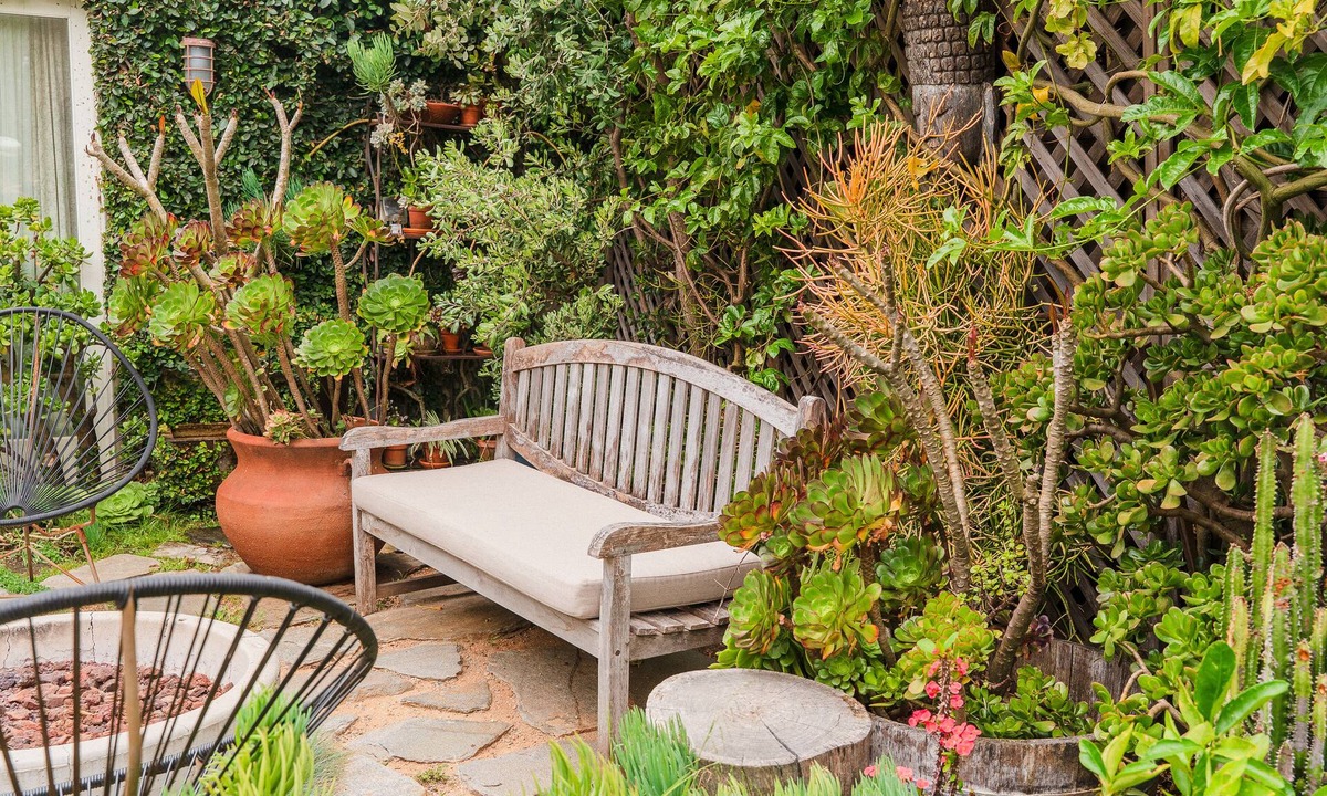Venice House | A Peaceful Garden Sanctuary